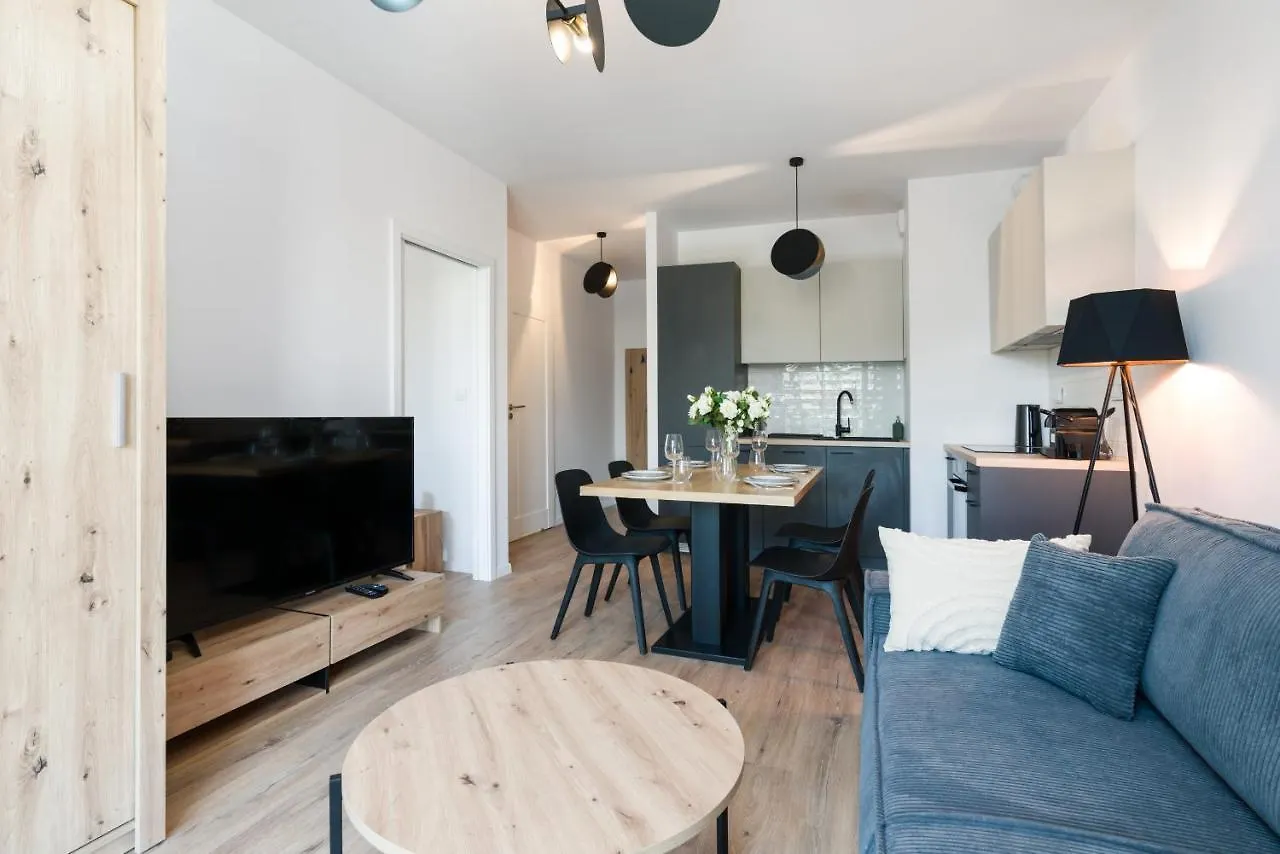 Bukowska 18 Apartment With Balcony Mtp Poznan By Renters