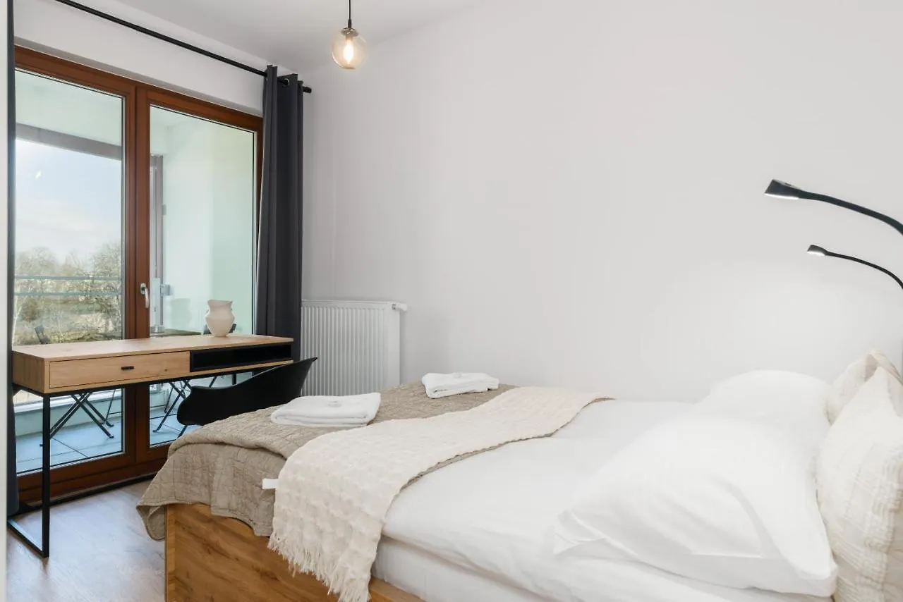 Bukowska 18 Apartment With Balcony Mtp Poznan By Renters