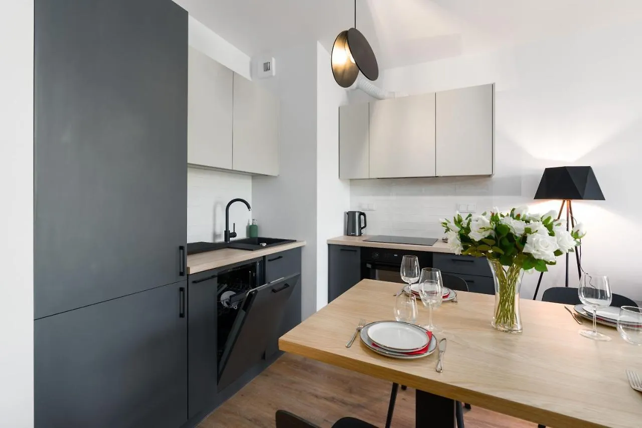 Bukowska 18 Apartment With Balcony Mtp Poznan By Renters 0*,  ポーランド